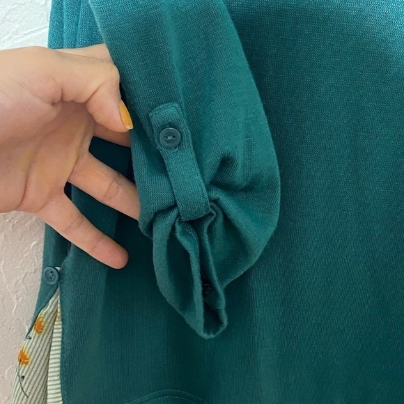 ✅ Anthropologie Little Yellow Button Blouse Sz S Green Flounce Tunic Rolled Tab - Picture 7 of 9